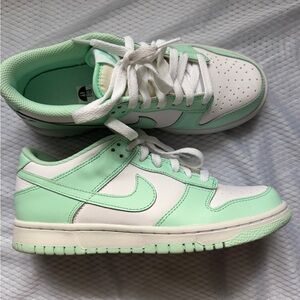 Nike Kids Low-Top Sneakers in Mint Green & White